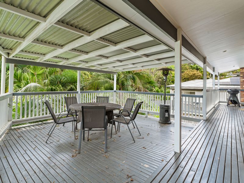 Palm Paradise Near the Beach