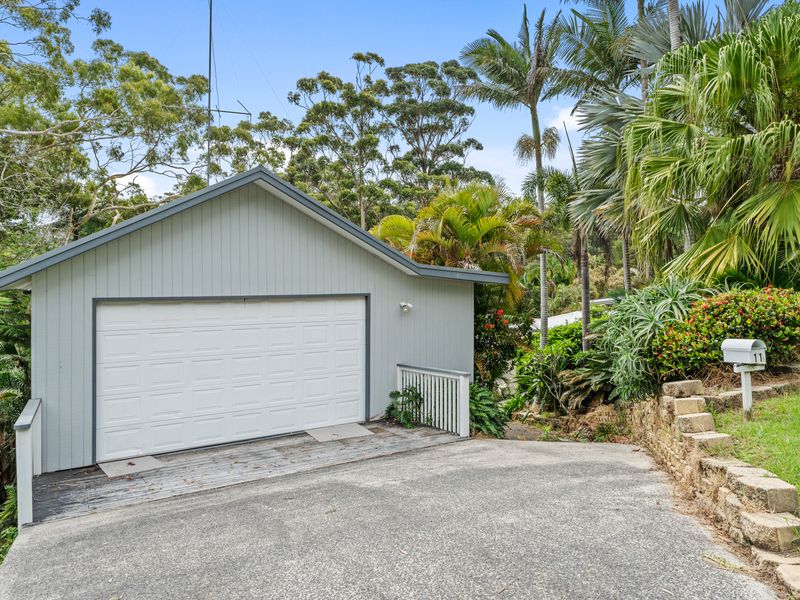 Palm Paradise Near the Beach