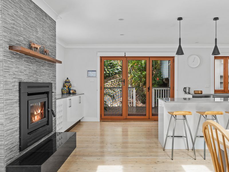 Palm Paradise Near the Beach