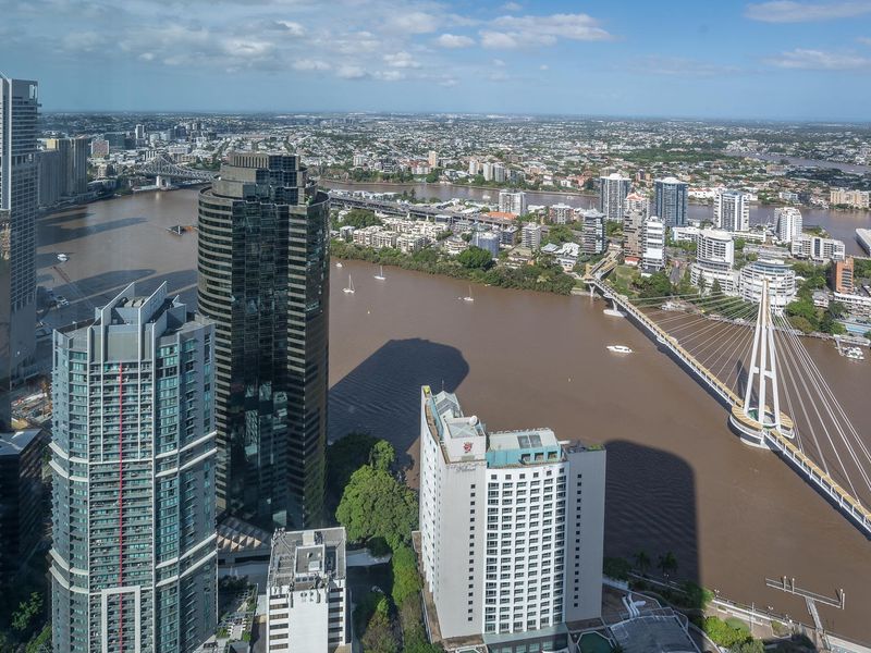 Skyline Serenity – level 62 with stunning views!