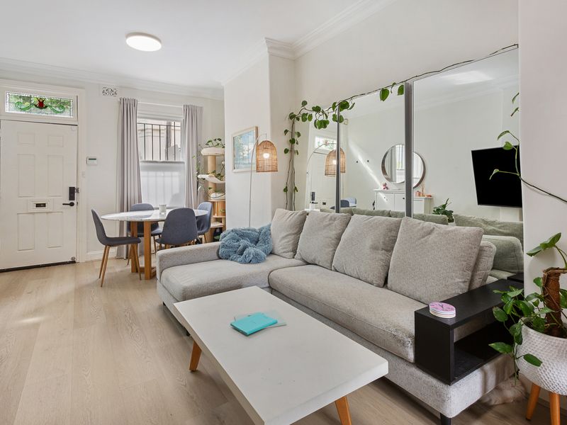 Stylish Urban Retreat in the Heart of Pyrmont