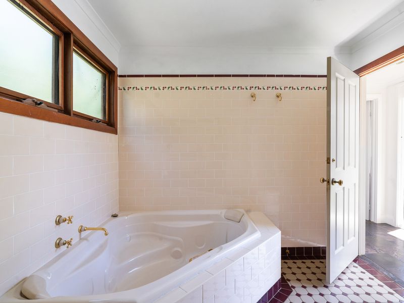 Charming House in Woolwich