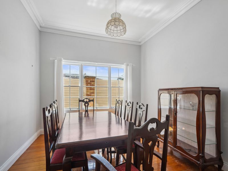 Enjoy family meals in this bright and charming dining area.