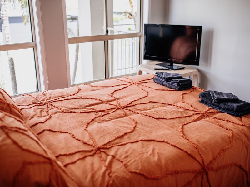 Riverfront Retreat – Family Getaway 4BR, Pool!