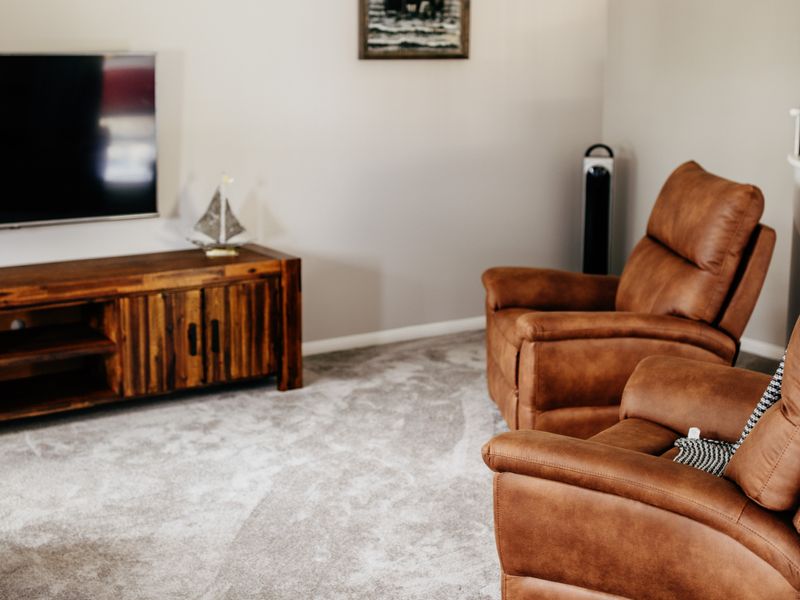 Riverfront Retreat – Family Getaway 4BR, Pool!