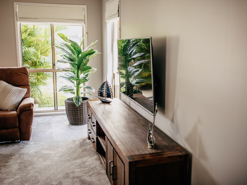 Riverfront Retreat – Family Getaway 4BR, Pool!