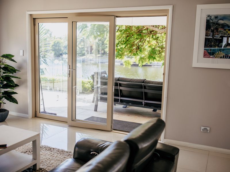 Riverfront Retreat – Family Getaway 4BR, Pool!