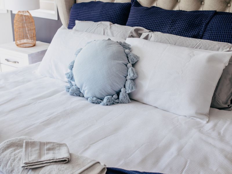 Riverfront Retreat – Family Getaway 4BR, Pool!