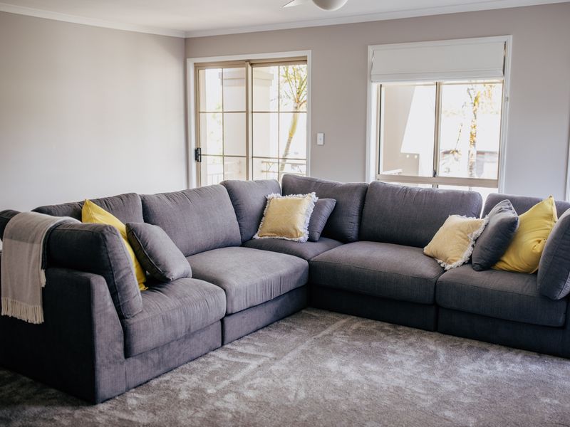 Riverfront Retreat – Family Getaway 4BR, Pool!