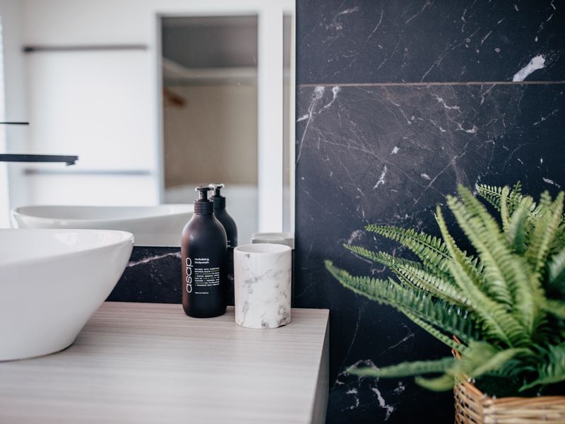 Riverfront Retreat – Family Getaway 4BR, Pool!