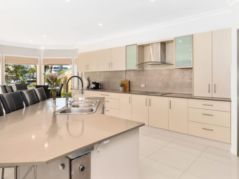 Riverfront Retreat – Family Getaway 4BR, Pool!