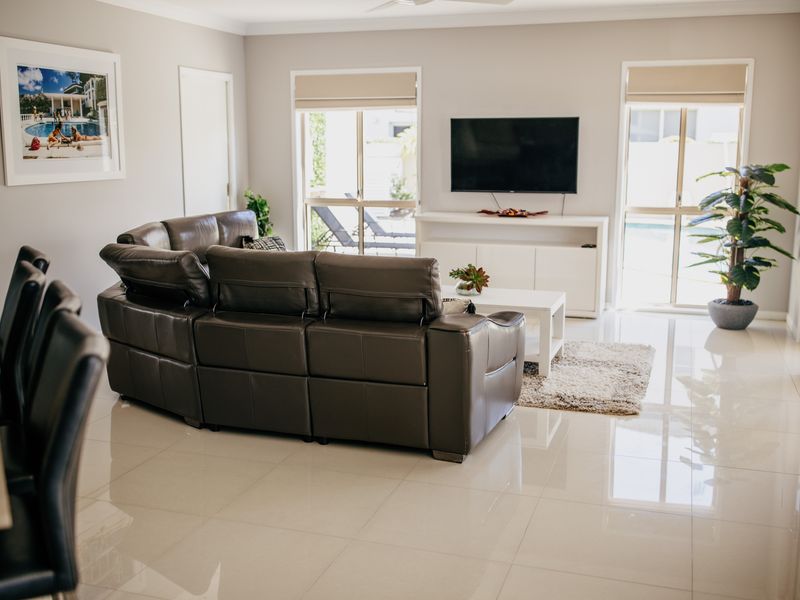 Riverfront Retreat – Family Getaway 4BR, Pool!