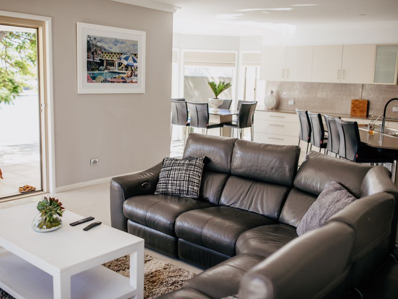 Riverfront Retreat – Family Getaway 4BR, Pool!