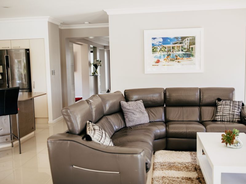 Riverfront Retreat – Family Getaway 4BR, Pool!