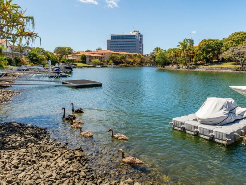 Riverfront Retreat – Family Getaway 4BR, Pool!