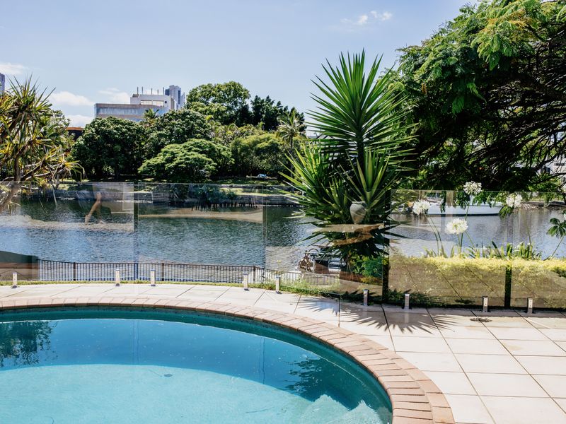 Riverfront Retreat – Family Getaway 4BR, Pool!