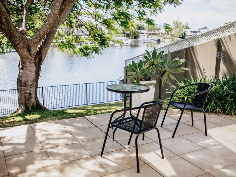 Riverfront Retreat – Family Getaway 4BR, Pool!