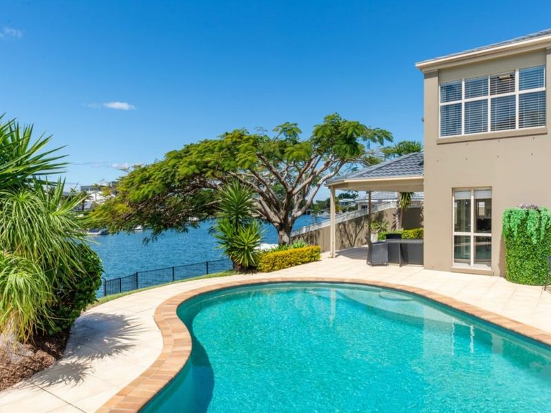 Riverfront Retreat – Family Getaway 4BR, Pool!