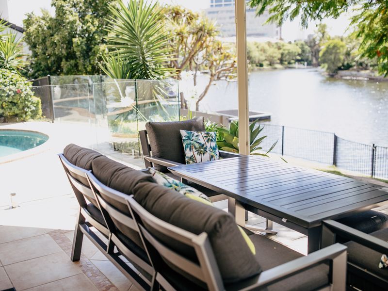 Riverfront Retreat – Family Getaway 4BR, Pool!