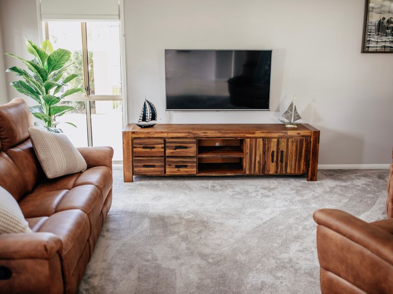 Riverfront Retreat – Family Getaway 4BR, Pool!