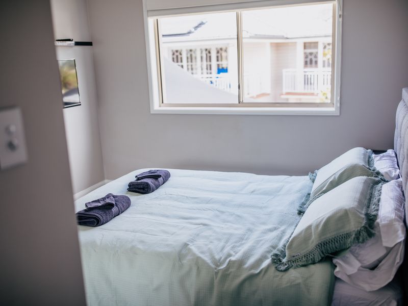 Riverfront Retreat – Family Getaway 4BR, Pool!