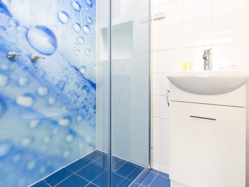 Bright and Colourful Bathroom/Ensuite