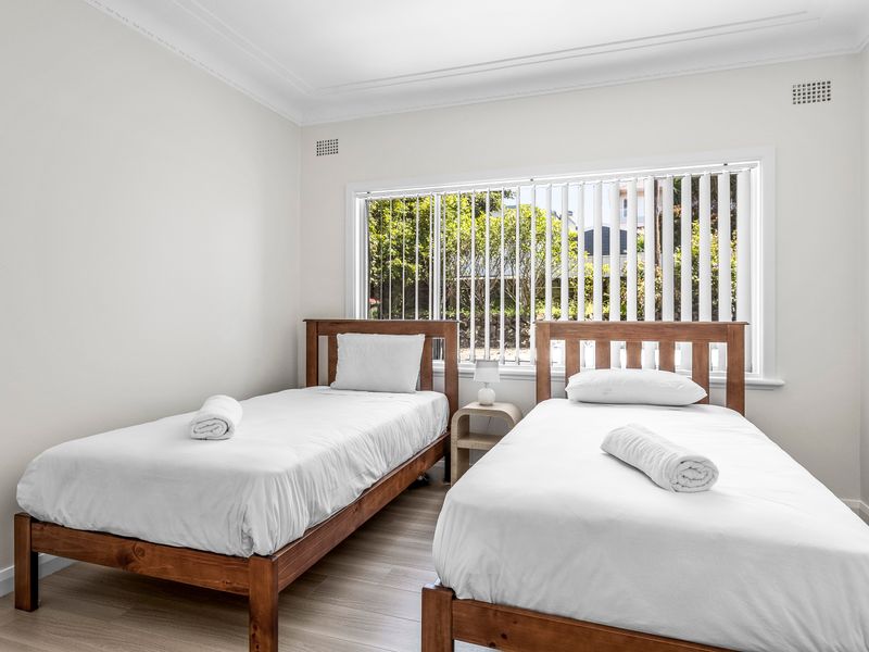 Bedroom - 2 Single Beds