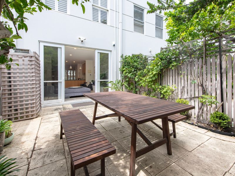 Ace Your Stay – Pool, Gym & Tennis in One Place!