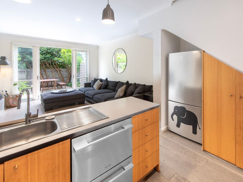 Ace Your Stay – Pool, Gym & Tennis in One Place!