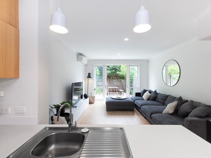 Ace Your Stay – Pool, Gym & Tennis in One Place!