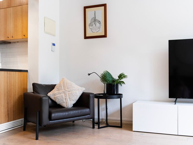 Ace Your Stay – Pool, Gym & Tennis in One Place!