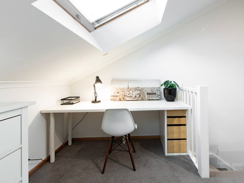 Ace Your Stay – Pool, Gym & Tennis in One Place!