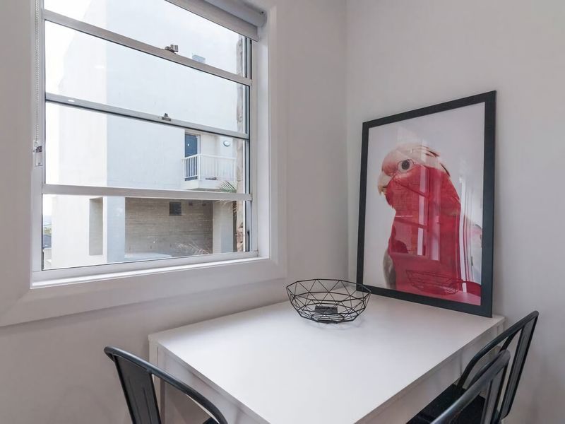 Moments to Balmoral – Art Deco Apartment Mosman