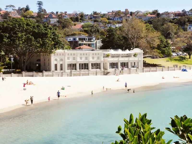 Moments to Balmoral – Art Deco Apartment Mosman