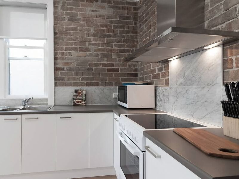 Moments to Balmoral – Art Deco Apartment Mosman