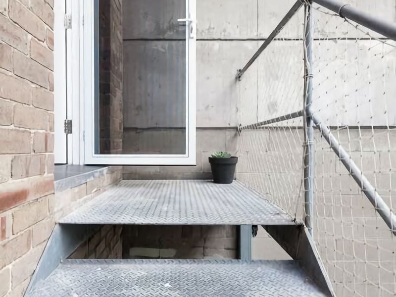 Moments to Balmoral – Art Deco Apartment Mosman