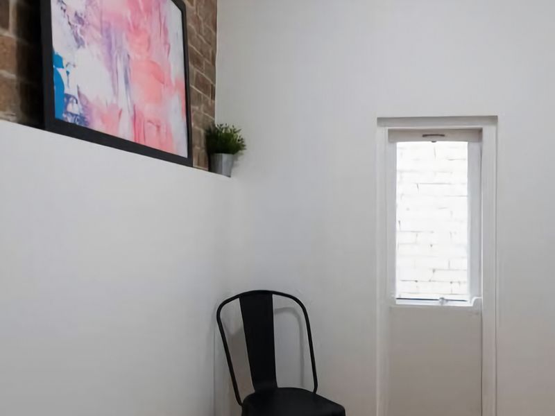 Moments to Balmoral – Art Deco Apartment Mosman