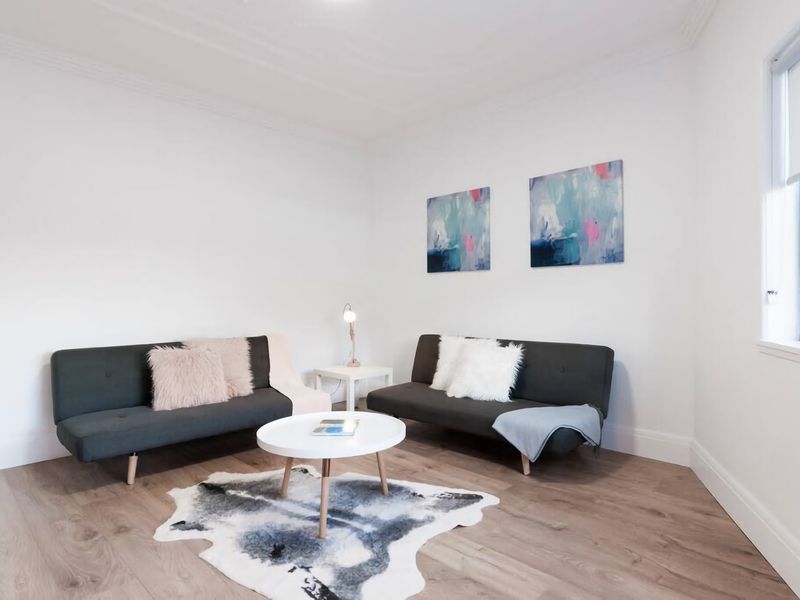 Moments to Balmoral – Art Deco Apartment Mosman