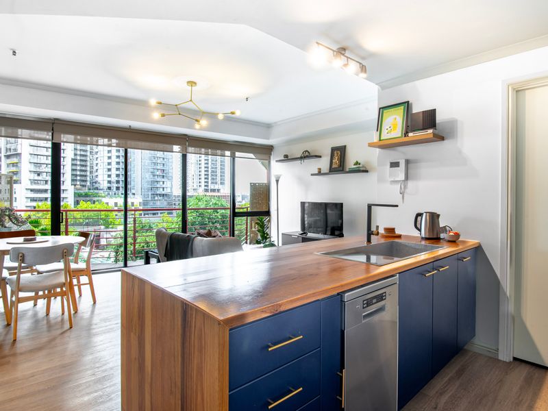 Bright and functional kitchen space