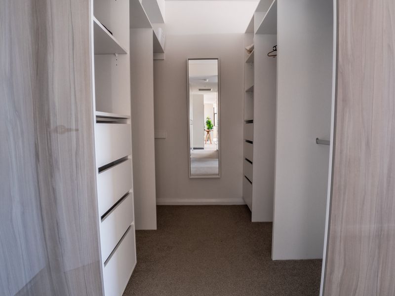 Amazing View In Large Apartment Barton ACT