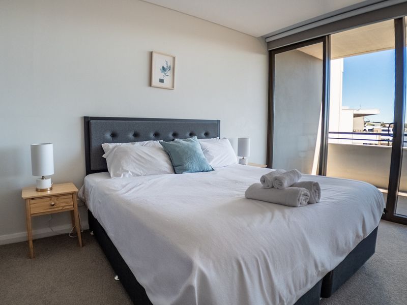 Amazing View In Large Apartment Barton ACT