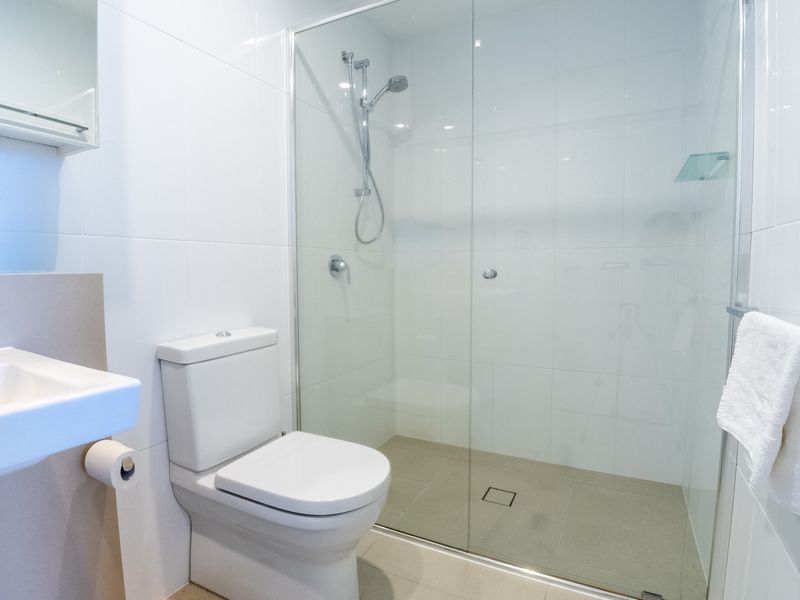 Amazing View In Large Apartment Barton ACT