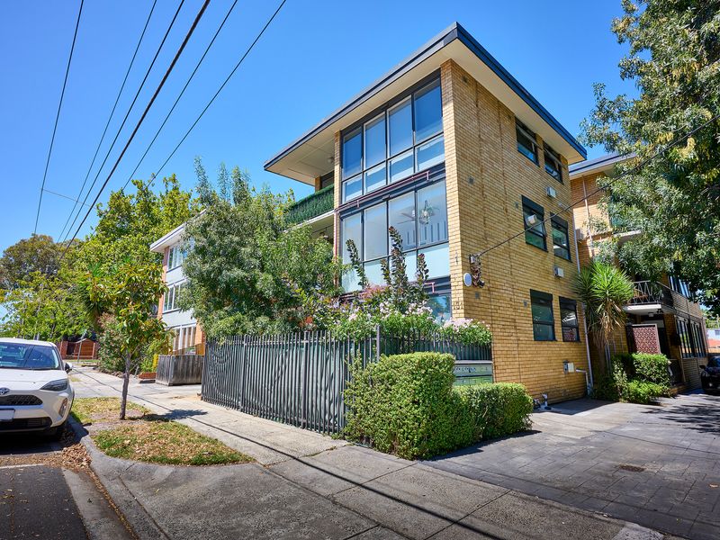 Charming St Kilda East 1-Bedroom