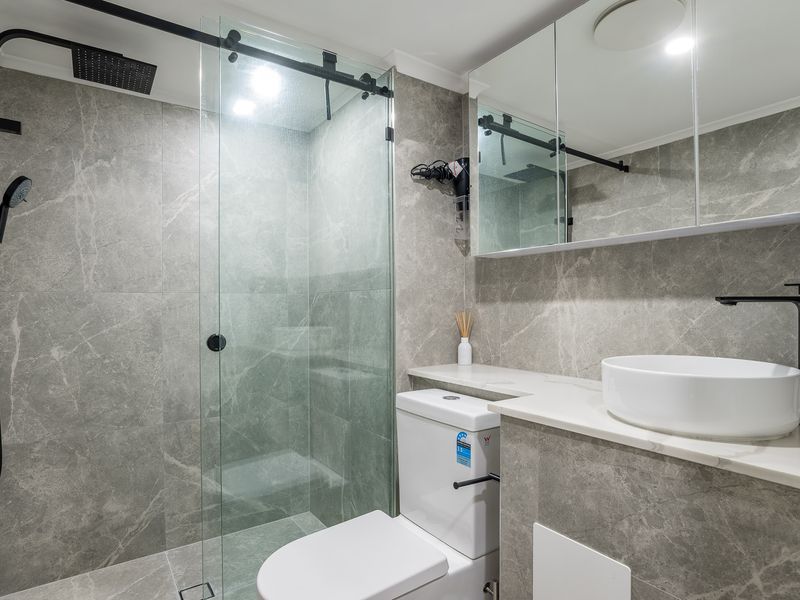 Skyline Escape – Heart of City with Resort Amenities