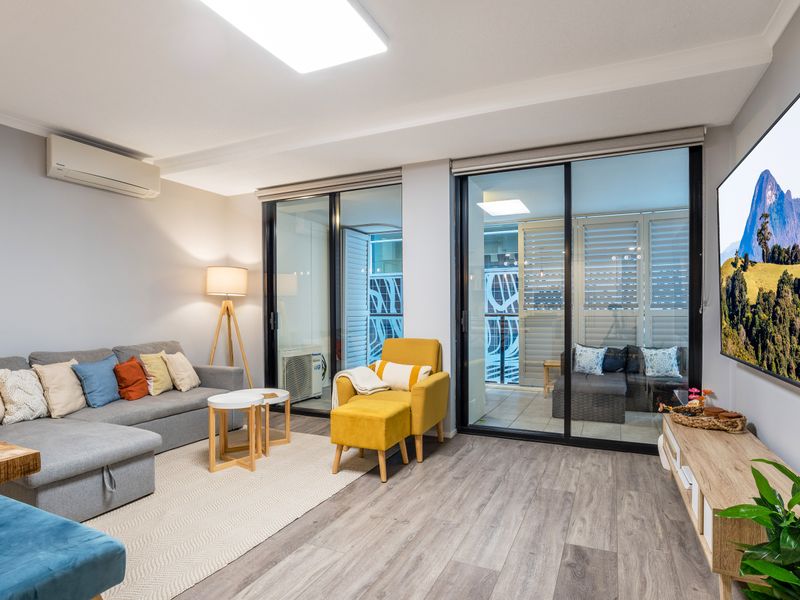 Skyline Escape – Heart of City with Resort Amenities