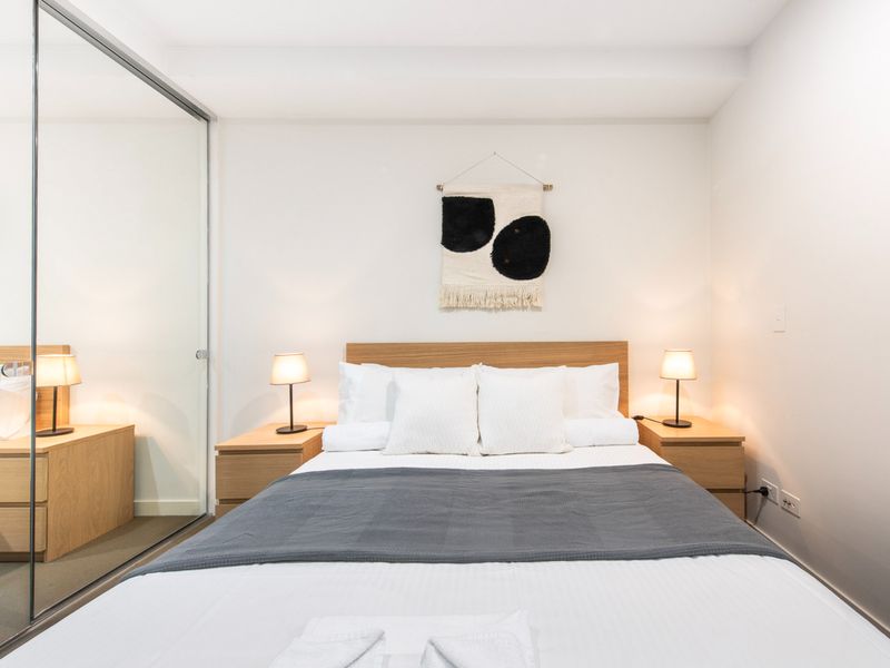 Fresh linens and towels provided