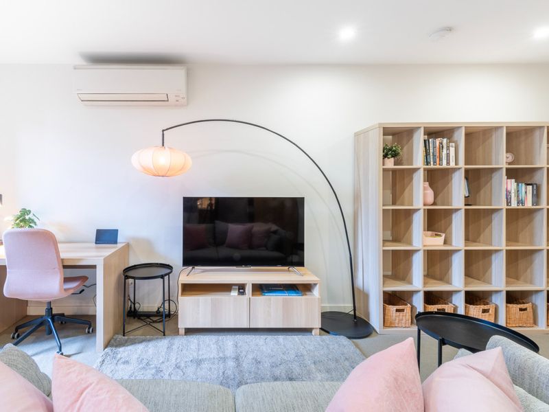 Stylish South Yarra Stay | Pool & Wellness Perks