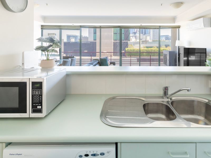 Well-equipped kitchen