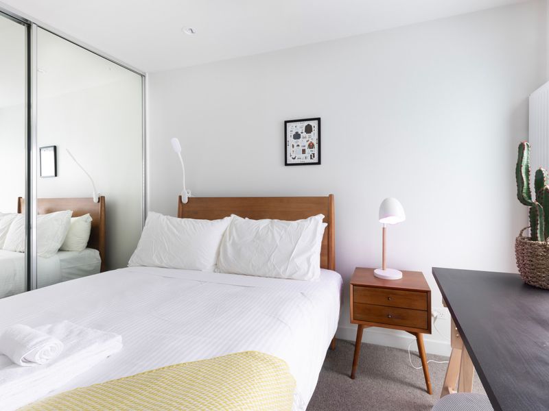 Fresh linens and towels provided