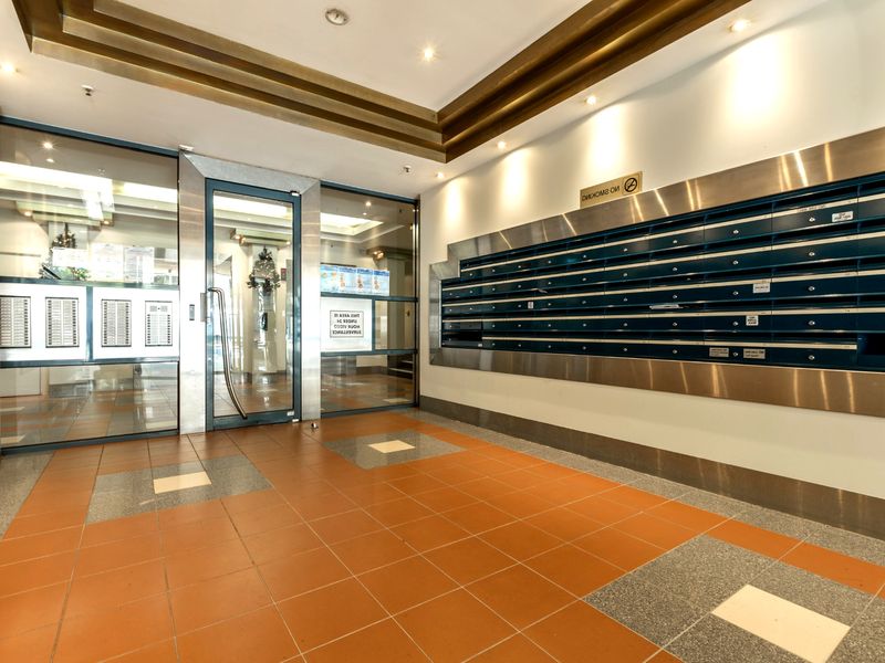 Tranquil 2-Bed Apartment with Pool and Gym Access